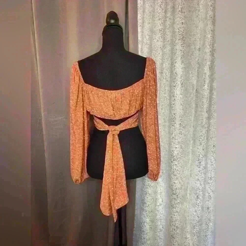 NWOT Never worn Boho floral peasant blouse